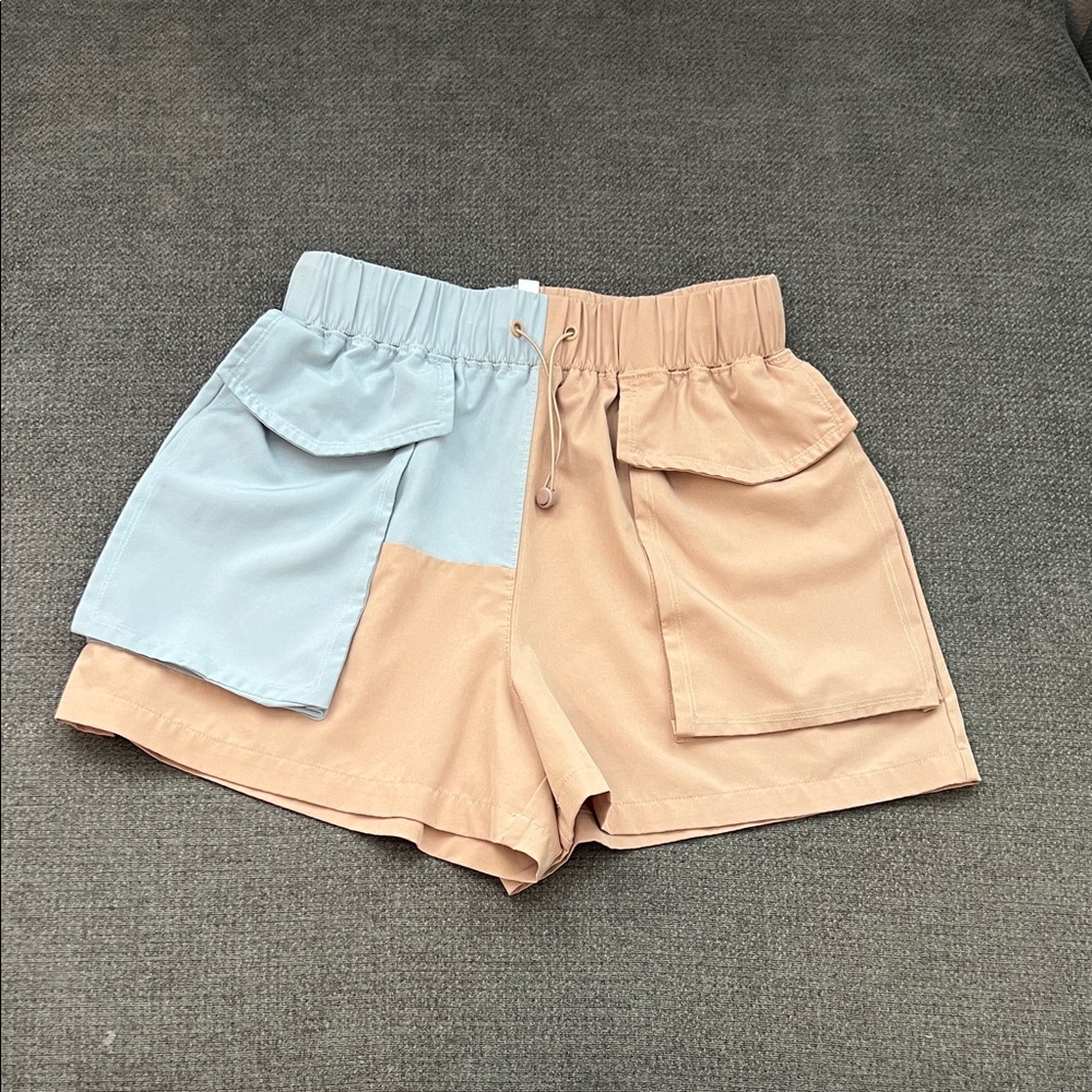 Fabletics Two-Tone Utility Cargo Shorts in Blue & Peach
